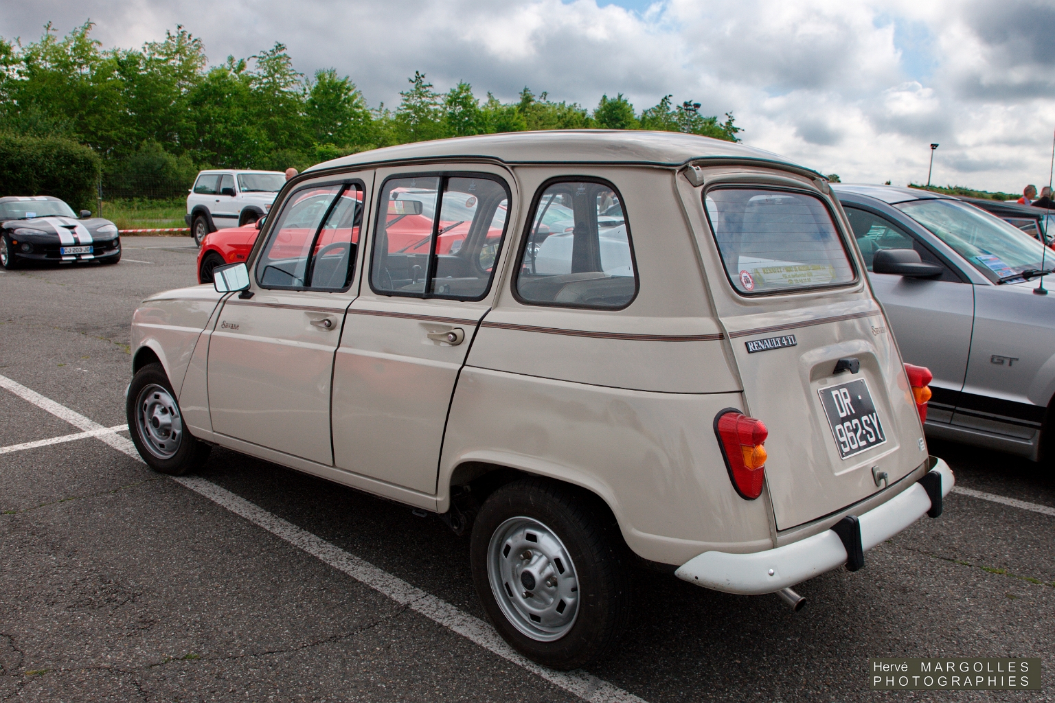 Renault 4 GTL Savane_01.jpg